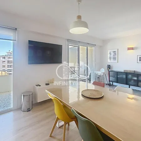 Elegance & Confort A - Superbe 3 Pieces Renove Avec Terrasse & Parking