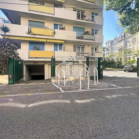 Elegance & Confort A - Superbe 3 Pieces Renove Avec Terrasse & Parking